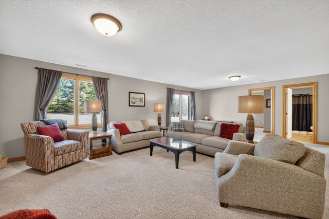 5595 NW 3rd Court, Des Moines, IA 50313