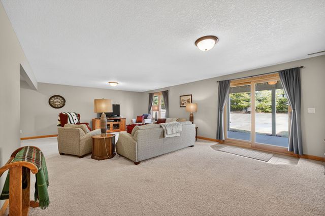 5595 NW 3rd Court, Des Moines, IA 50313