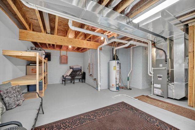 5595 NW 3rd Court, Des Moines, IA 50313