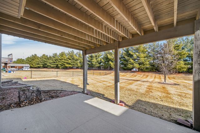 5595 NW 3rd Court, Des Moines, IA 50313