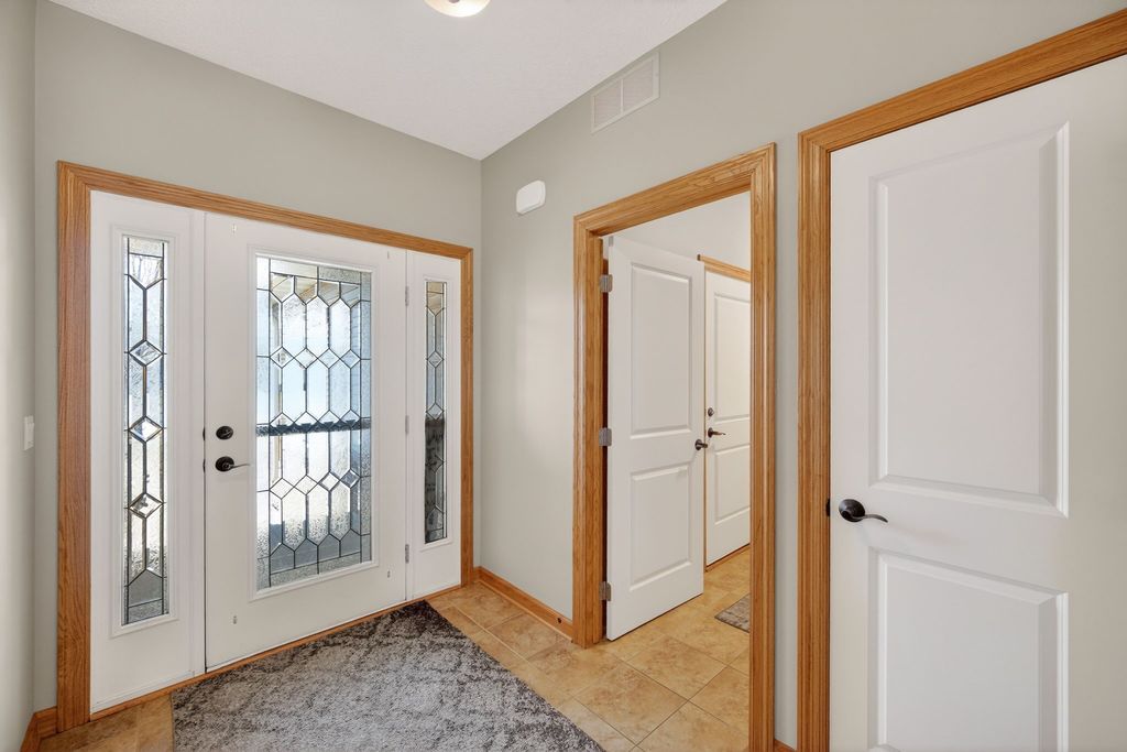 5595 NW 3rd Court, Des Moines, IA 50313