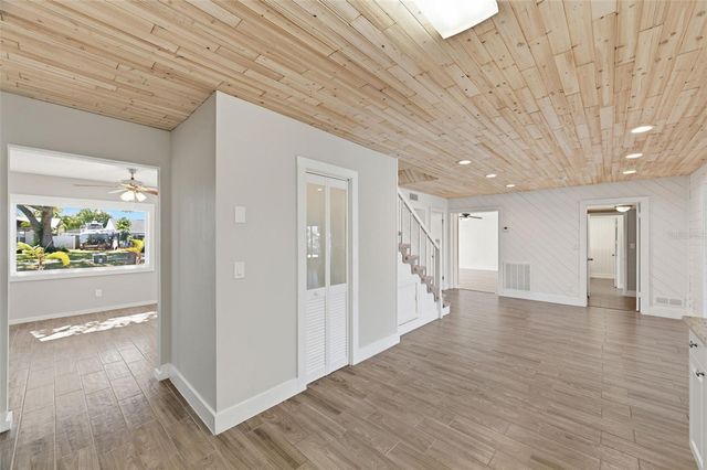 8461 FLAGSTONE DRIVE, Tampa, FL 33615