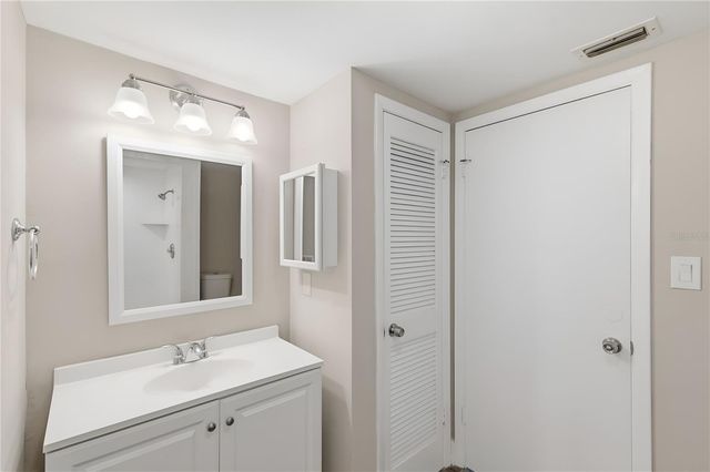 8461 FLAGSTONE DRIVE, Tampa, FL 33615