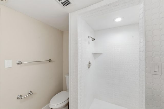 8461 FLAGSTONE DRIVE, Tampa, FL 33615