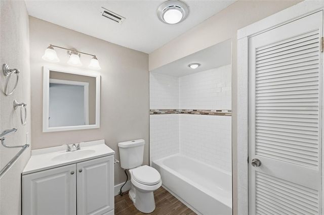 8461 FLAGSTONE DRIVE, Tampa, FL 33615