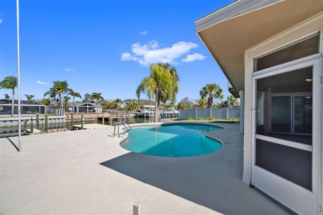 8461 FLAGSTONE DRIVE, Tampa, FL 33615