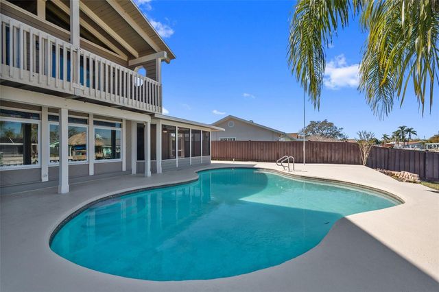 8461 FLAGSTONE DRIVE, Tampa, FL 33615