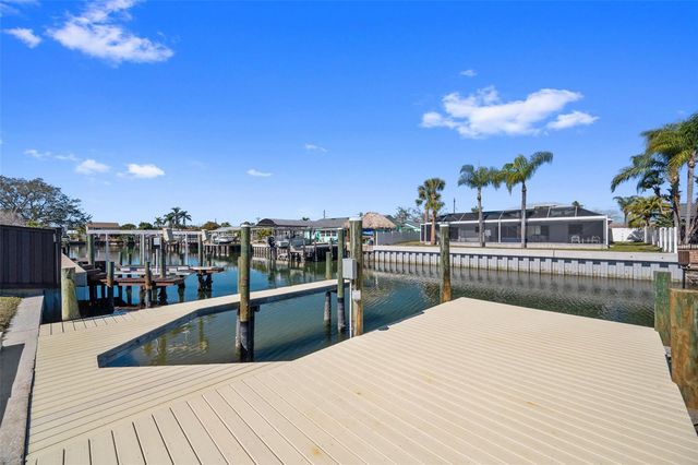 8461 FLAGSTONE DRIVE, Tampa, FL 33615