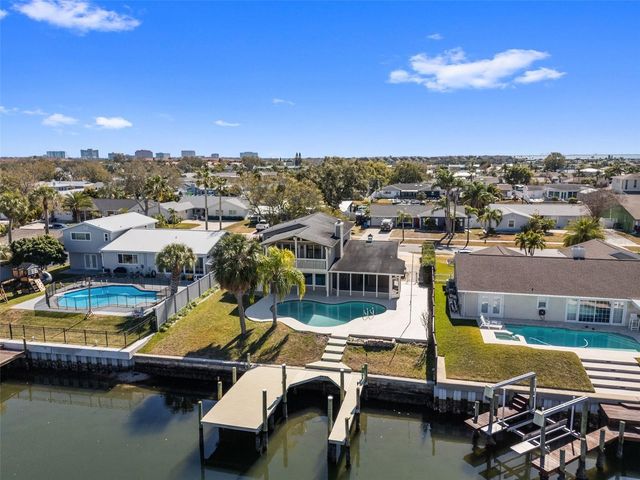 8461 FLAGSTONE DRIVE, Tampa, FL 33615