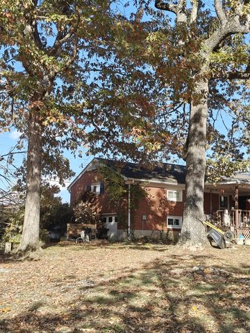 150 Sylvis Rd, Dickson, TN 37055