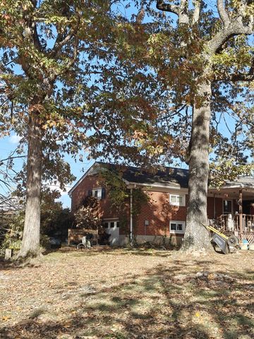 150 Sylvis Rd, Dickson, TN 37055
