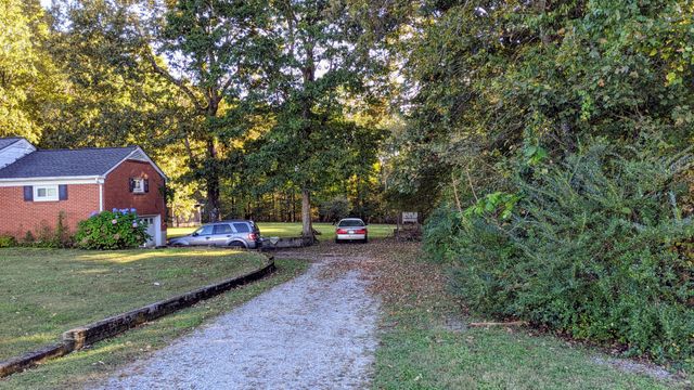 150 Sylvis Rd, Dickson, TN 37055