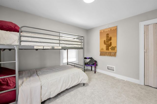 14 Utica Road, Pontiac, MI 48341