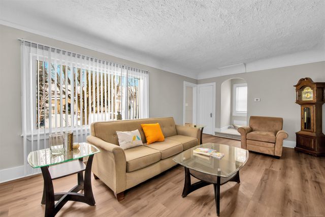 14 Utica Road, Pontiac, MI 48341