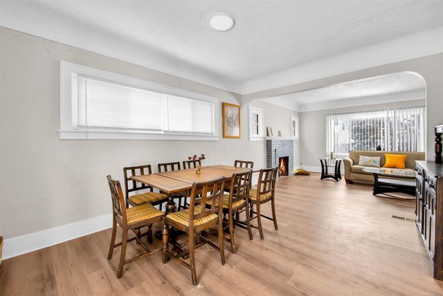 14 Utica Road, Pontiac, MI 48341