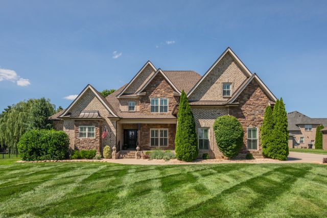 3126 Robinwood Dr, Murfreesboro, TN 37128