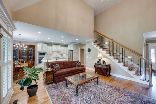 3126 Robinwood Dr, Murfreesboro, TN 37128