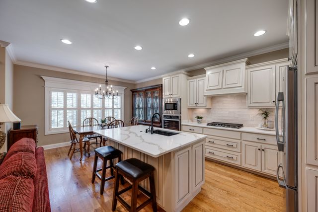 3126 Robinwood Dr, Murfreesboro, TN 37128