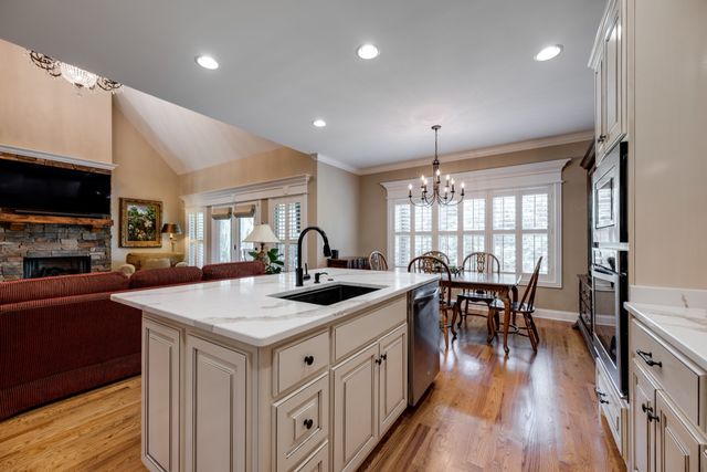 3126 Robinwood Dr, Murfreesboro, TN 37128