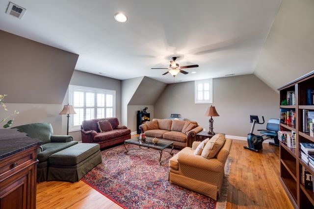 3126 Robinwood Dr, Murfreesboro, TN 37128