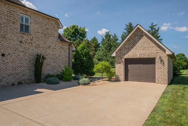 3126 Robinwood Dr, Murfreesboro, TN 37128