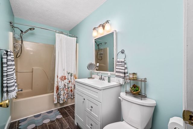 19 Honeysuckle Rd, Pikeville, TN 37367