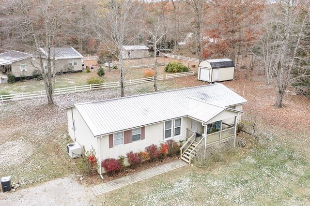 19 Honeysuckle Rd, Pikeville, TN 37367