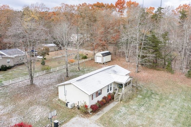 19 Honeysuckle Rd, Pikeville, TN 37367