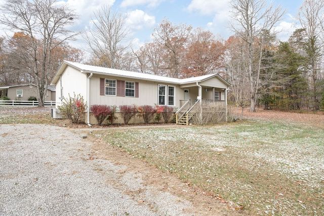 19 Honeysuckle Rd, Pikeville, TN 37367