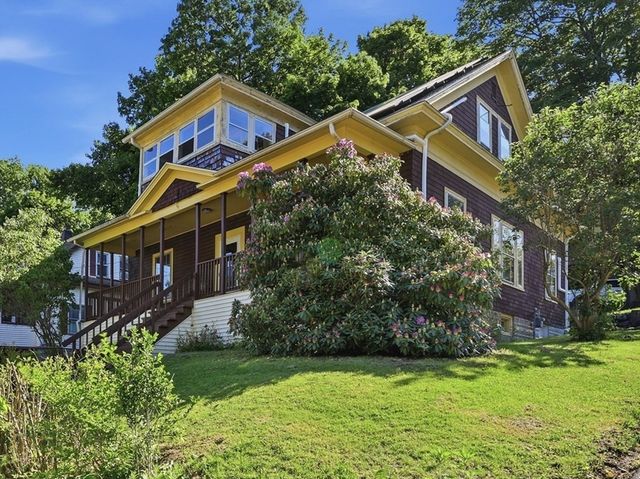 76 Grant St, Gardner, MA 01440