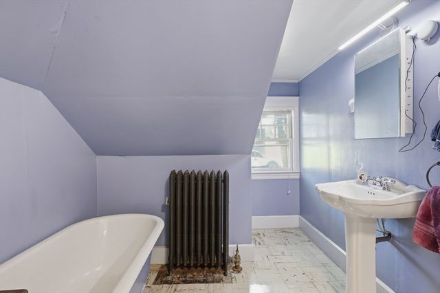 76 Grant St, Gardner, MA 01440