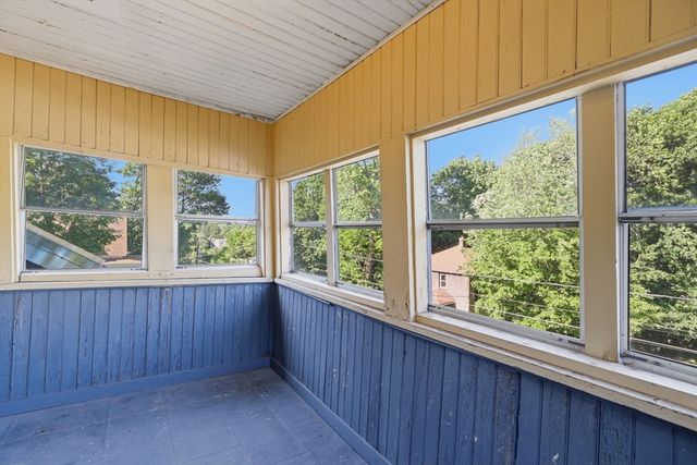 76 Grant St, Gardner, MA 01440