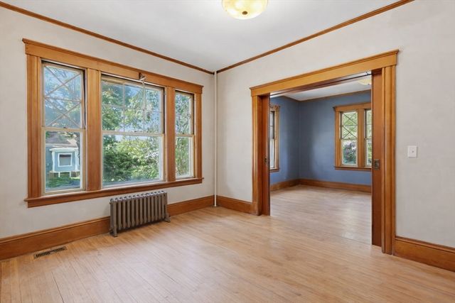 76 Grant St, Gardner, MA 01440