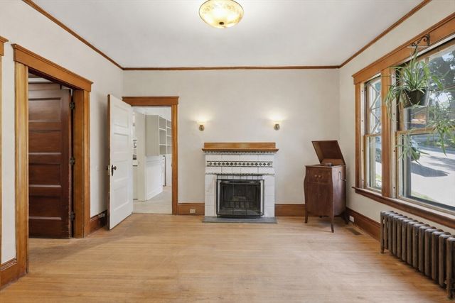 76 Grant St, Gardner, MA 01440