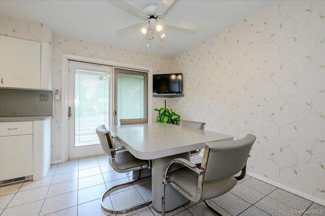 718 Arbuckle Avenue, Woodmere, NY 11598