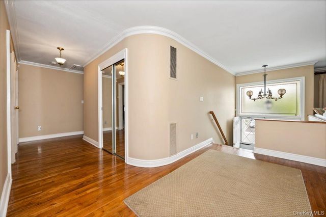 718 Arbuckle Avenue, Woodmere, NY 11598