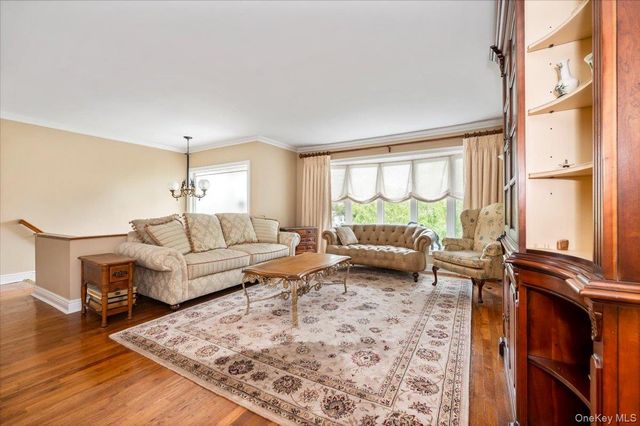 718 Arbuckle Avenue, Woodmere, NY 11598