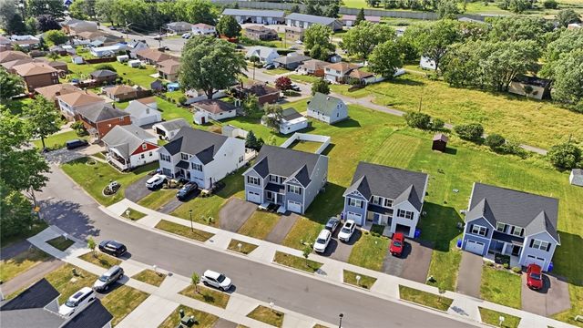 104 South Drive, West Seneca, NY 14218
