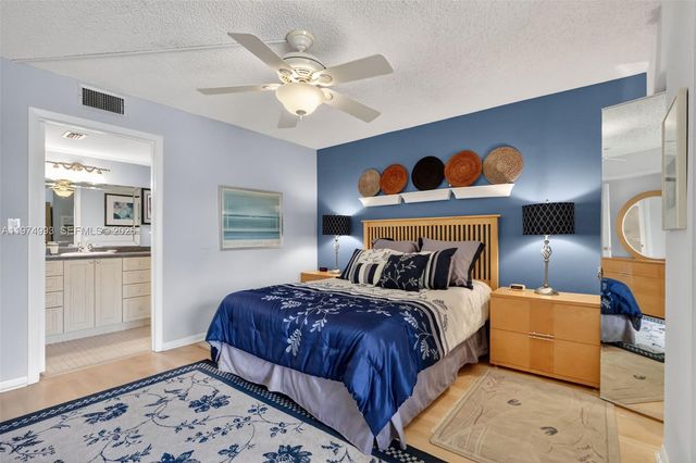 7145 N Huntington Ln 205, Delray Beach, FL 33446