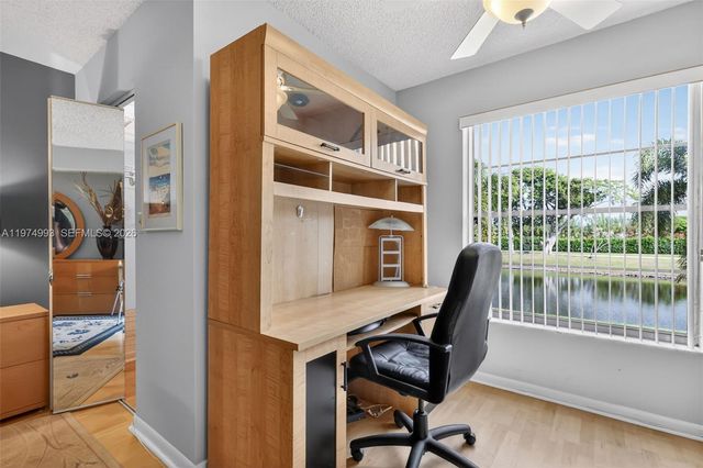 7145 N Huntington Ln 205, Delray Beach, FL 33446