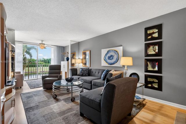 7145 N Huntington Ln 205, Delray Beach, FL 33446