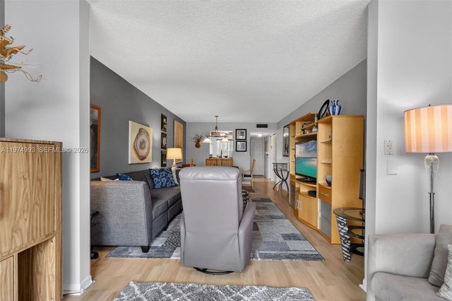 7145 N Huntington Ln 205, Delray Beach, FL 33446