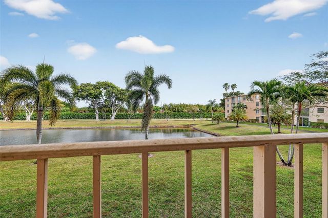 7145 N Huntington Ln 205, Delray Beach, FL 33446
