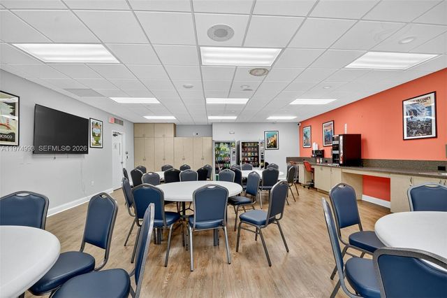 7145 N Huntington Ln 205, Delray Beach, FL 33446