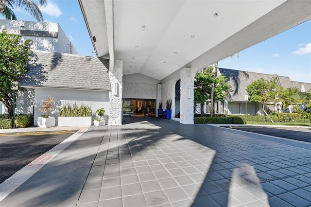 7145 N Huntington Ln 205, Delray Beach, FL 33446