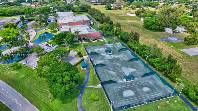 7145 N Huntington Ln 205, Delray Beach, FL 33446