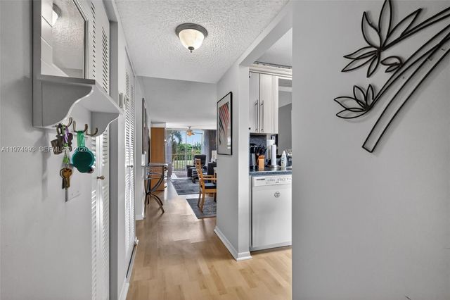 7145 N Huntington Ln 205, Delray Beach, FL 33446