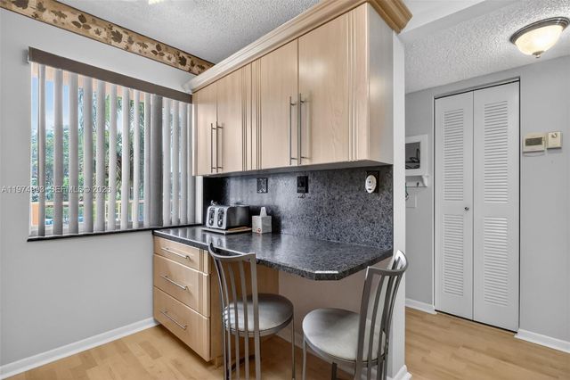 7145 N Huntington Ln 205, Delray Beach, FL 33446