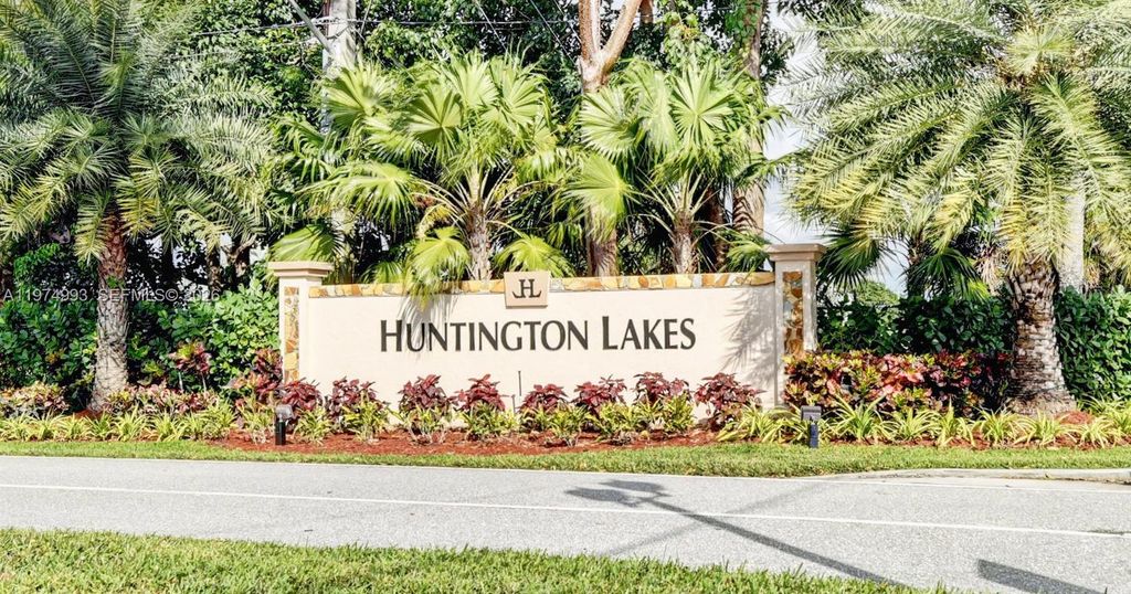 7145 N Huntington Ln 205, Delray Beach, FL 33446