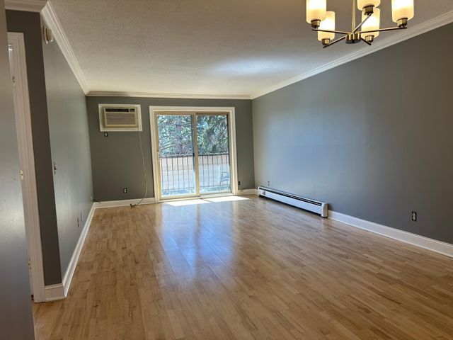 3540 Hennepin Avenue 202, Minneapolis, MN 55408